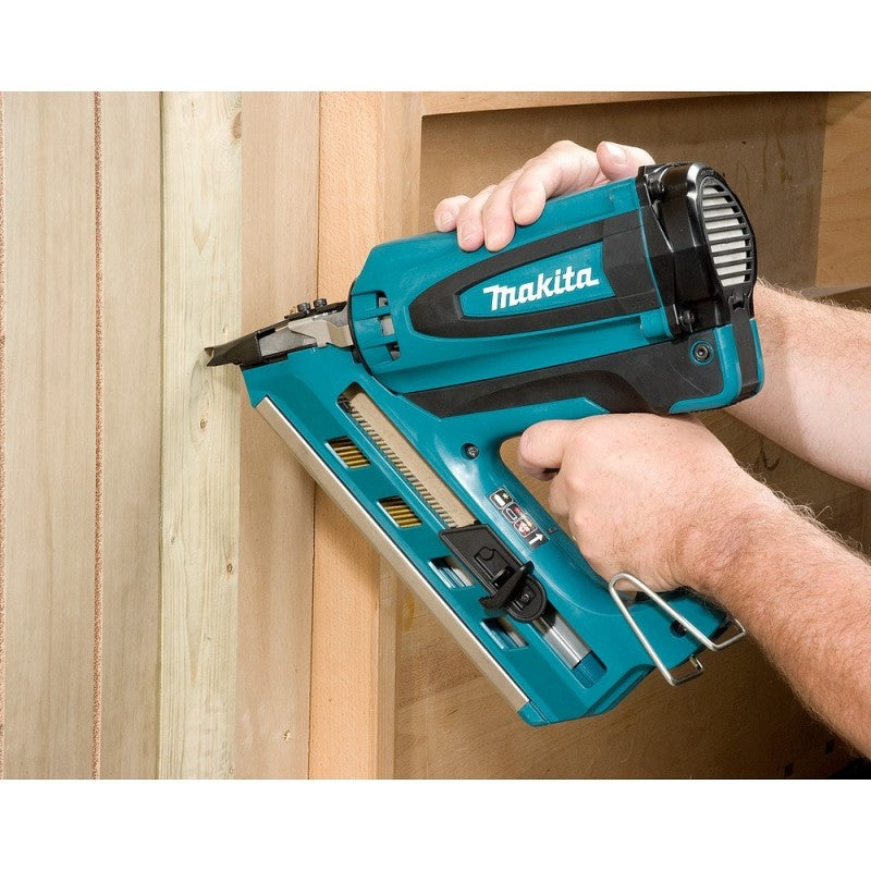  Makita GN900SE